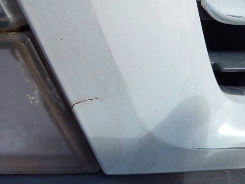 Recambio de rejilla delantera para nissan interstar (x70) acenta referencia OEM IAM   