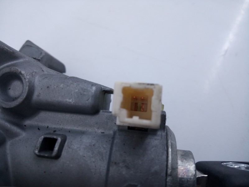 Recambio de antirrobo para toyota avensis (t27) advance referencia OEM IAM   E3-B2-20-2