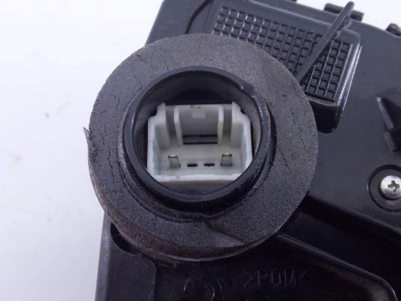 Recambio de cerradura puerta delantera izquierda para toyota avensis (t27) advance referencia OEM IAM   E2-B4-45-2