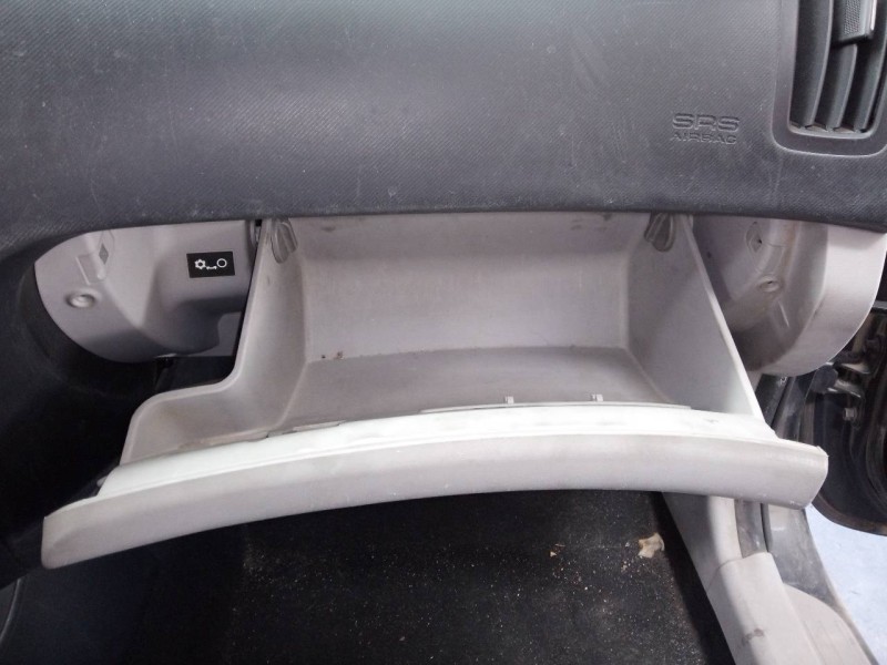 Recambio de guantera para kia cee´d sporty wagon active referencia OEM IAM   