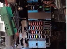 CAJA RELES / FUSIBLES 