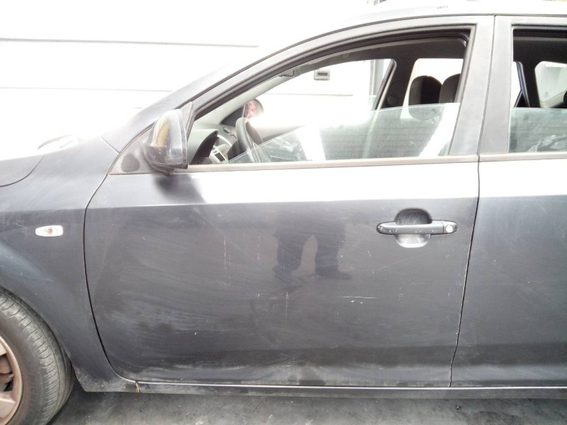 Recambio de puerta delantera izquierda para kia cee´d sporty wagon active referencia OEM IAM   