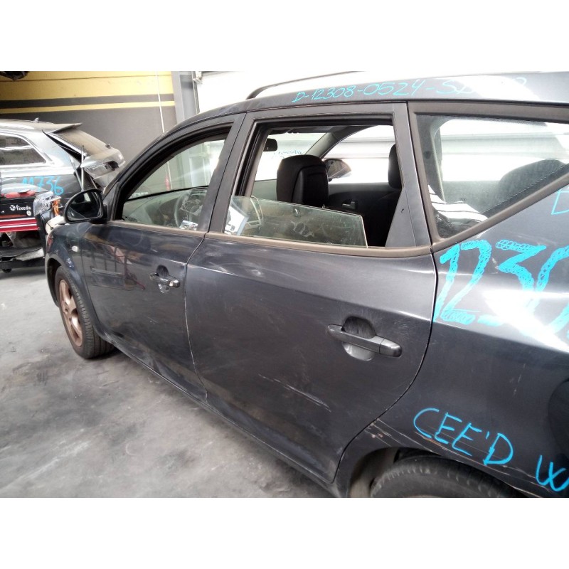 Recambio de puerta trasera izquierda para kia cee´d sporty wagon active referencia OEM IAM   