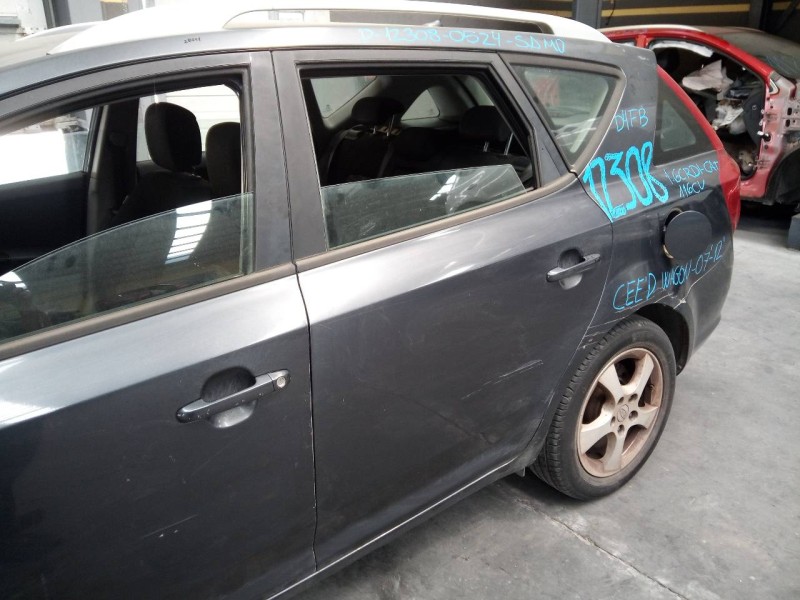 Recambio de puerta trasera izquierda para kia cee´d sporty wagon active referencia OEM IAM   