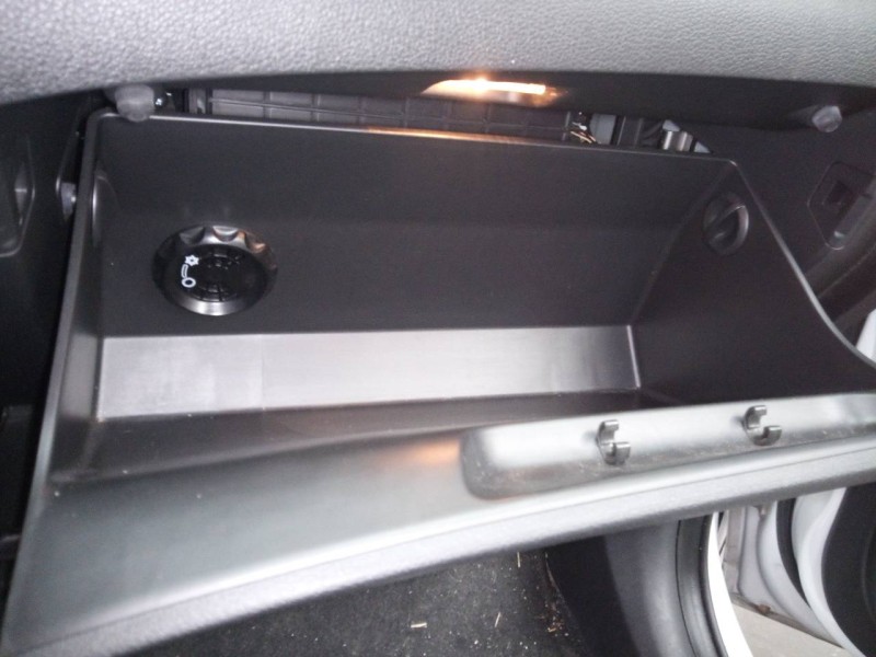 Recambio de guantera para hyundai tucson essence bluedrive 2wd referencia OEM IAM   