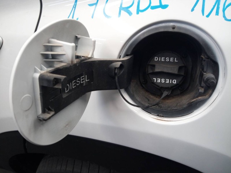 Recambio de tapa exterior combustible para hyundai tucson essence bluedrive 2wd referencia OEM IAM   