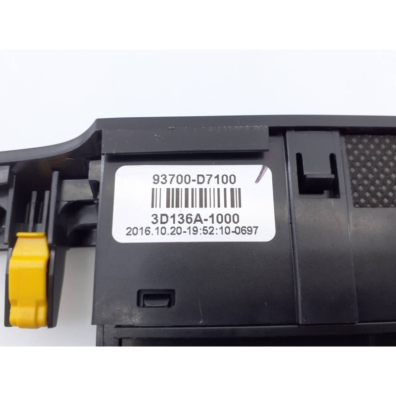 Recambio de warning para hyundai tucson essence bluedrive 2wd referencia OEM IAM 93700D7100  E3-A3-46-4