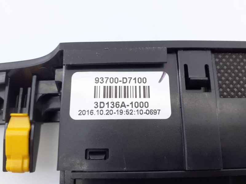 Recambio de warning para hyundai tucson essence bluedrive 2wd referencia OEM IAM 93700D7100  E3-A3-46-4