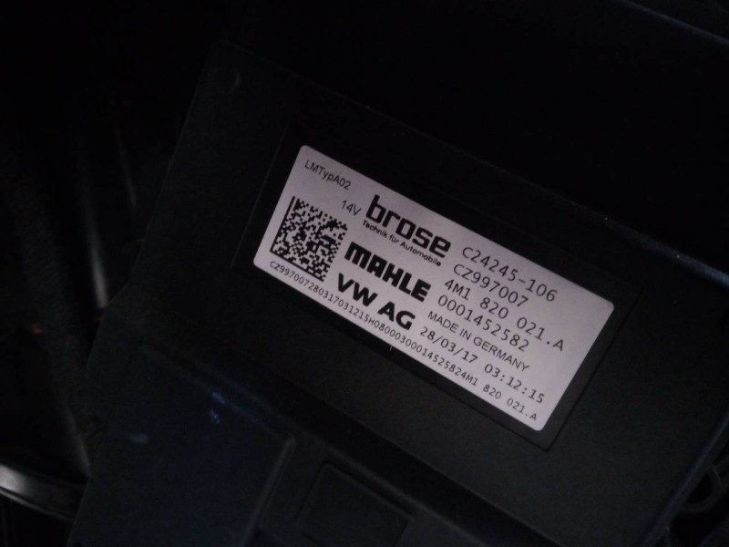 Recambio de ventilador calefaccion para audi a5 cabriolet (f57) advanced quattro referencia OEM IAM 4M1820021A  