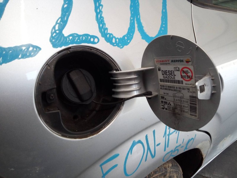 Recambio de tapa exterior combustible para seat leon (1p1) reference referencia OEM IAM   