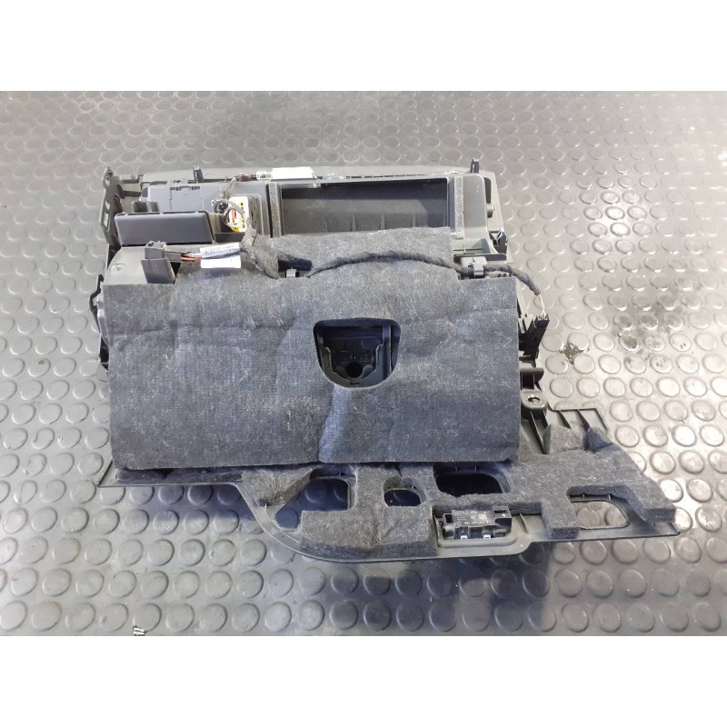 Recambio de guantera para audi a4 avant (8w5) sport edition referencia OEM IAM 8W1857035  P2-B2-12