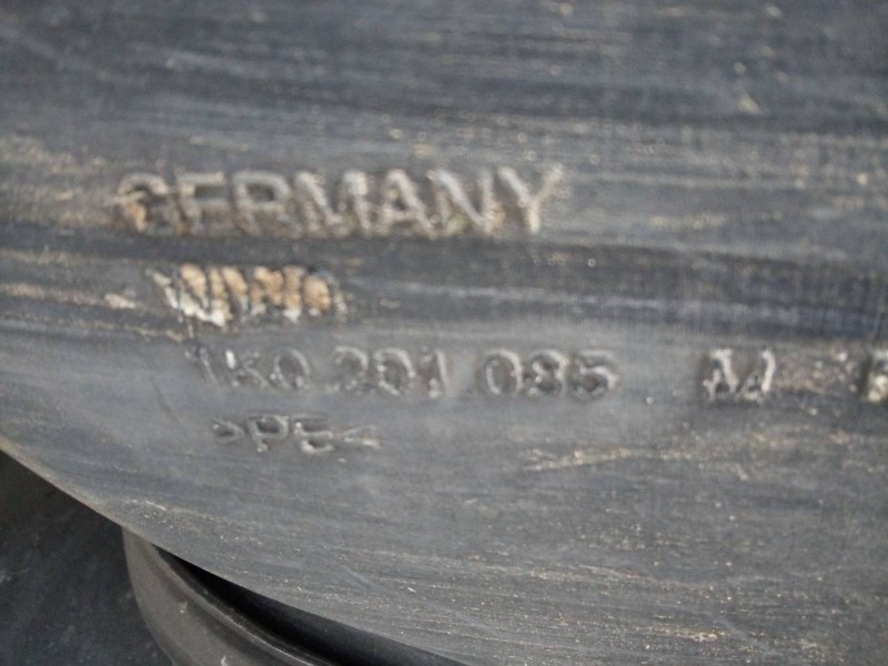 Recambio de deposito combustible para volkswagen golf plus (5m1) sportline referencia OEM IAM 1K0201085  