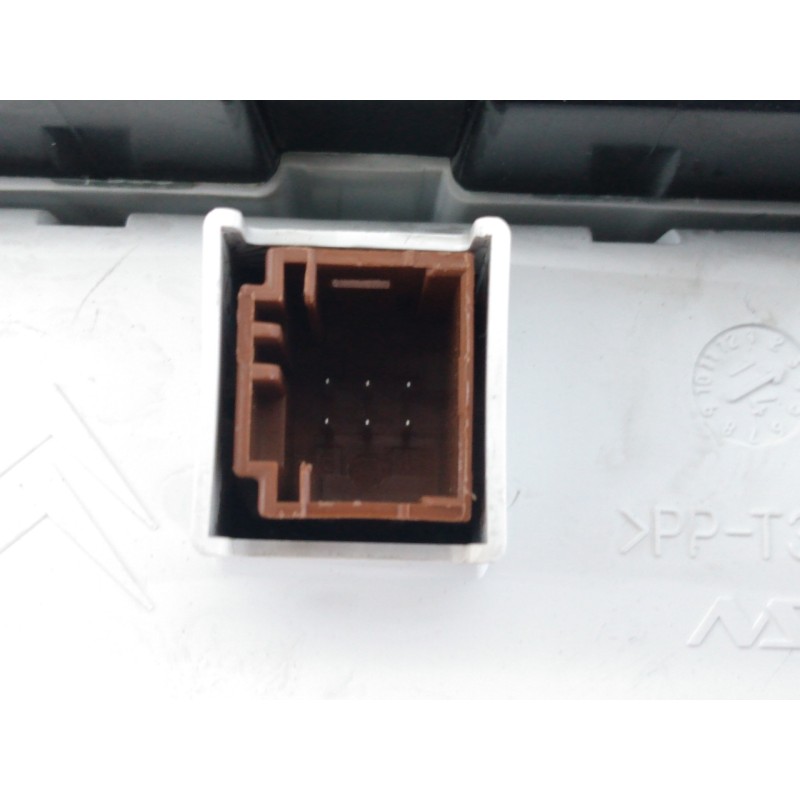 Recambio de cuadro instrumentos para peugeot 3008 access referencia OEM IAM 9810477380 69789480U E1-A4-38-1