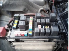 CAJA RELES / FUSIBLES 