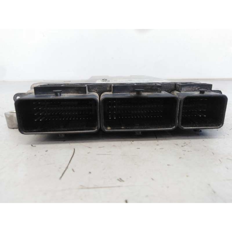 Recambio de centralita motor uce para dacia duster laureate 4x2 referencia OEM IAM 237102213R 0281030439 E2-A1-38-1