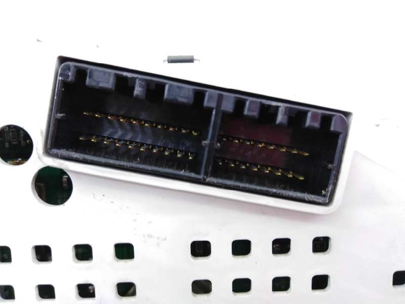 Recambio de cuadro instrumentos para kia sorento 2.5 crdi active referencia OEM IAM 940133E250 20061023 E3-A3-35-1