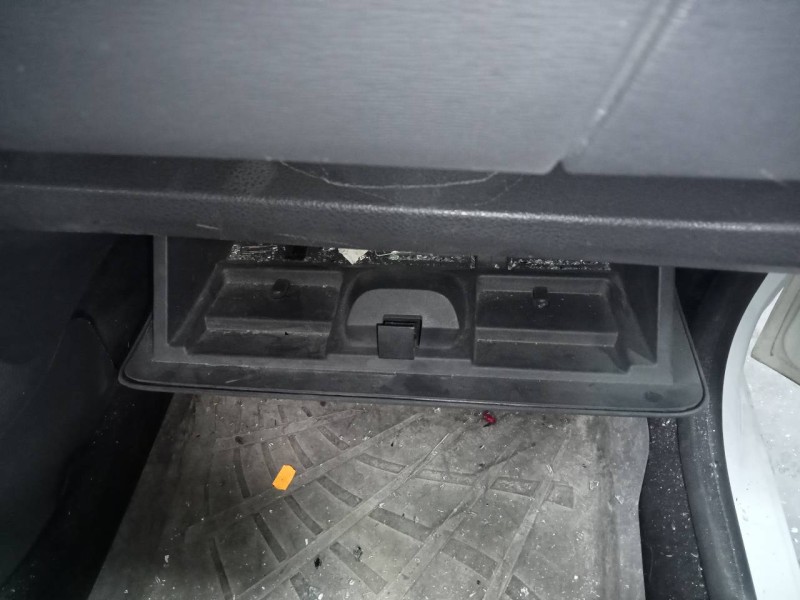 Recambio de guantera para dacia dokker essential referencia OEM IAM   