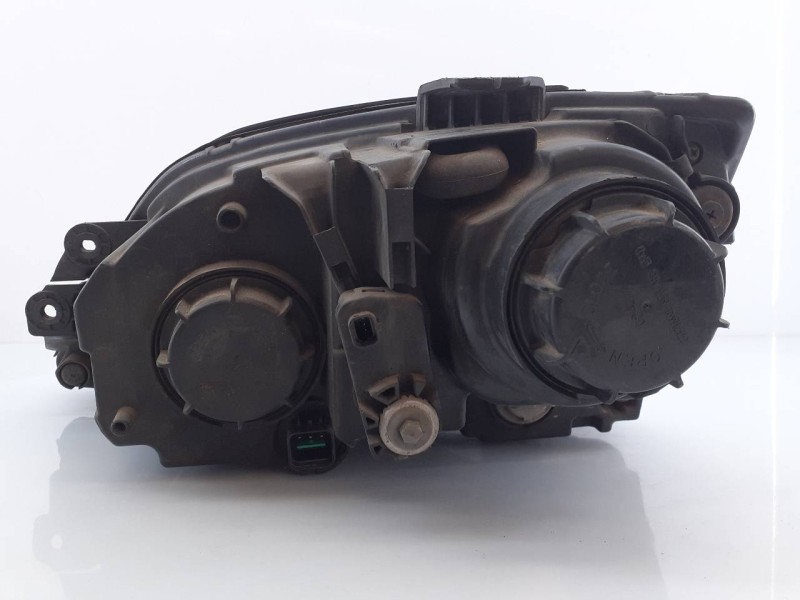 Recambio de faro derecho para kia sorento 2.5 crdi active referencia OEM IAM 921023E060  E2-B5-44-1