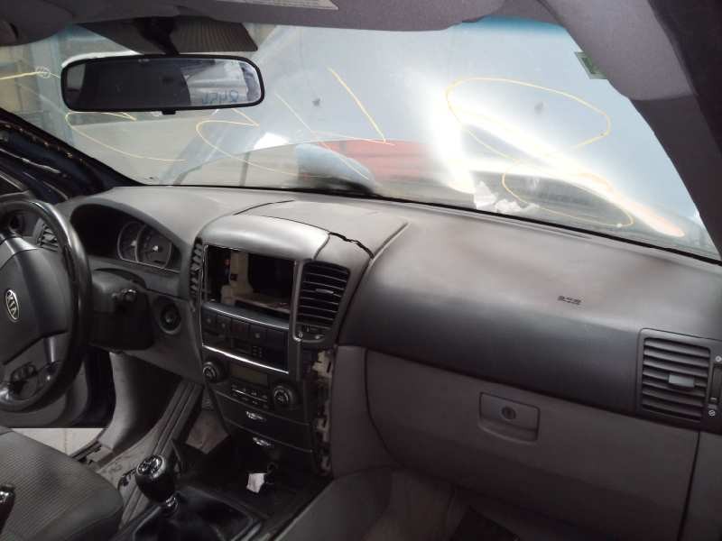 Recambio de salpicadero para kia sorento 2.5 crdi active referencia OEM IAM 847103E010GW  