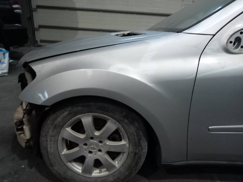 Recambio de aleta delantera izquierda para mercedes-benz clase m (w164) 3.0 cdi cat referencia OEM IAM   