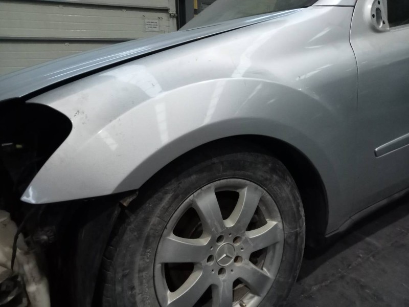 Recambio de aleta delantera izquierda para mercedes-benz clase m (w164) 3.0 cdi cat referencia OEM IAM   