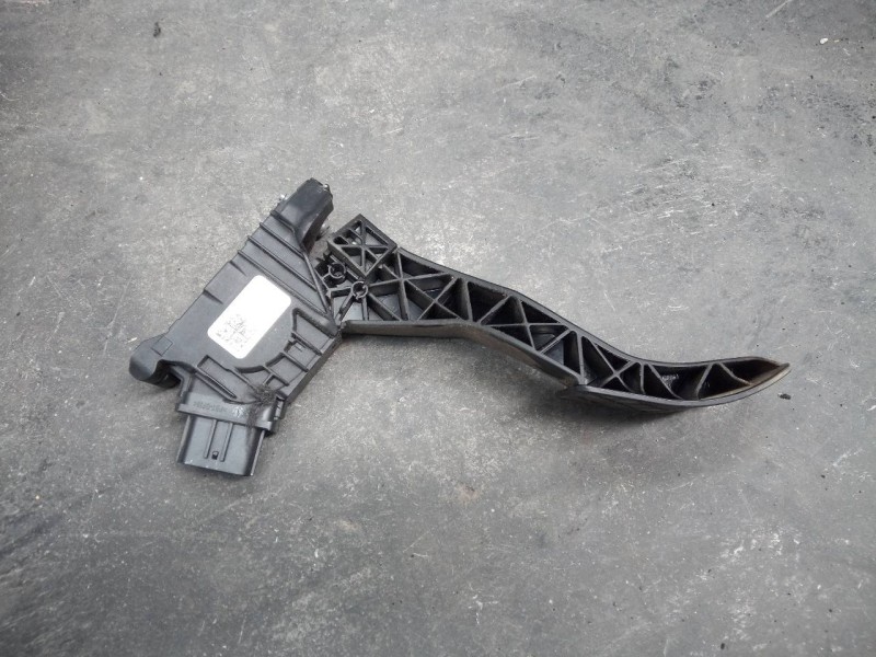 Recambio de pedal acelerador para volkswagen passat variant (3g5) advance bmt referencia OEM IAM 5Q1723503H 6PV01062111 