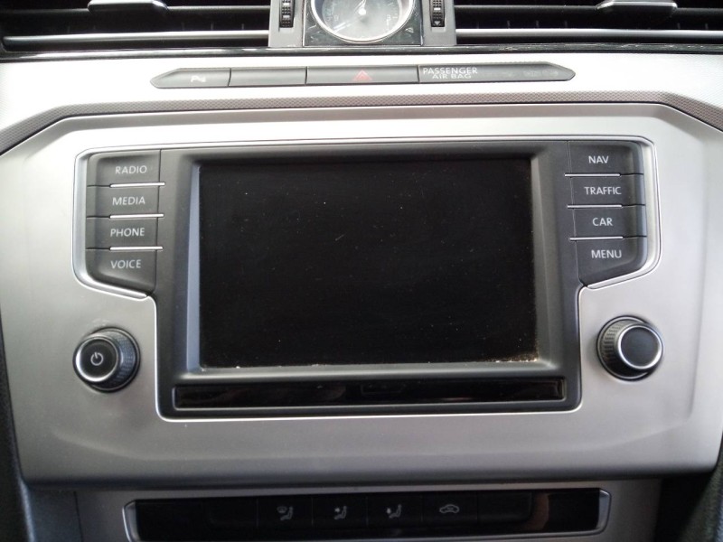 Recambio de sistema navegacion gps para volkswagen passat variant (3g5) advance bmt referencia OEM IAM   