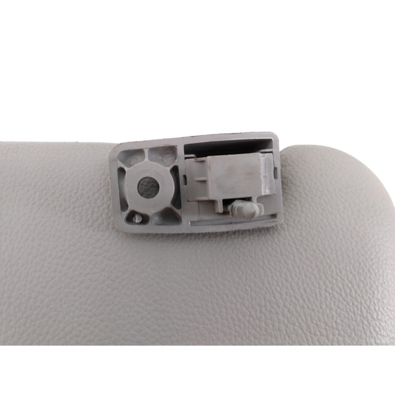 Recambio de parasol izquierdo para hyundai h350 kasten essence l2 referencia OEM IAM   E2-B6-12-2