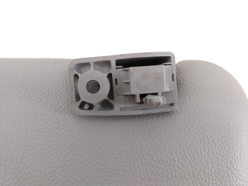 Recambio de parasol izquierdo para hyundai h350 kasten essence l2 referencia OEM IAM   E2-B6-12-2