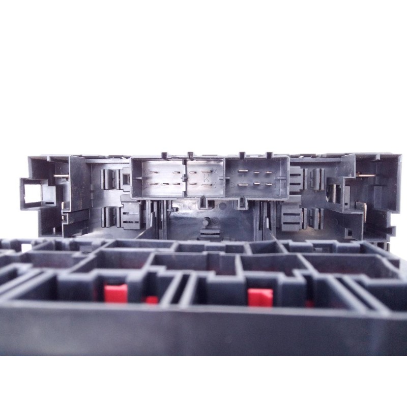 Recambio de caja reles / fusibles para volkswagen golf v berlina (1k1) conceptline (e) referencia OEM IAM 3C0937049AH  E2-A1-29-