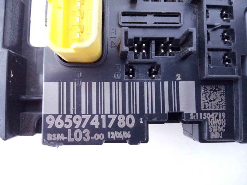 Recambio de caja reles / fusibles para citroën c3 1.4 audace referencia OEM IAM 9659741780  E3-B2-30-2