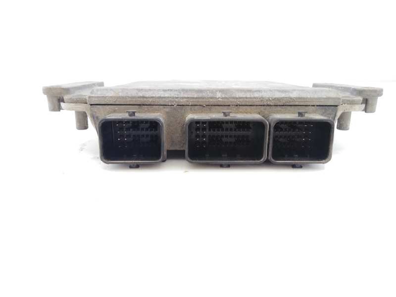 Recambio de centralita motor uce para peugeot 306 break boulebard referencia OEM IAM 9642014880 0281010592 E3-B2-45-4