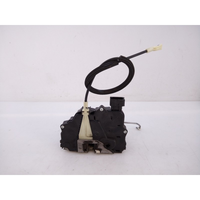 Recambio de cerradura puerta delantera derecha para opel corsa e selective referencia OEM IAM 13431840 0325407955 E2-B6-50-2