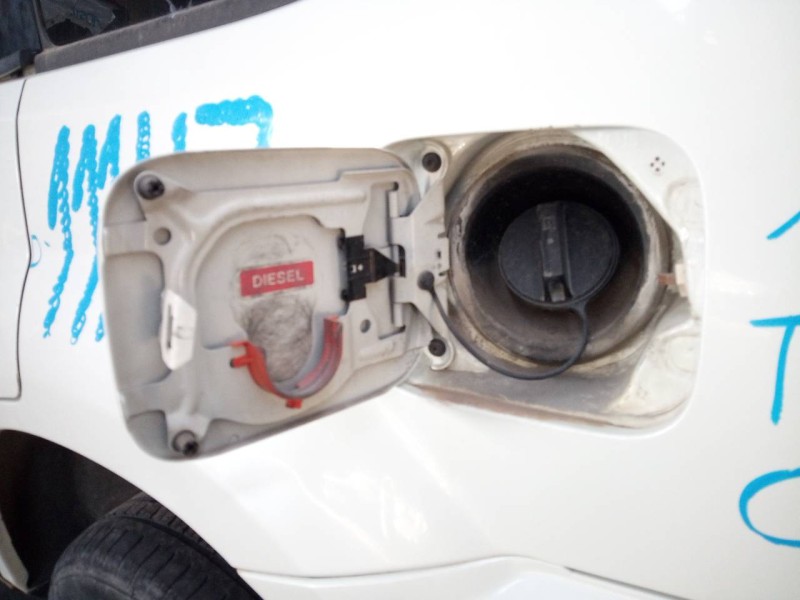 Recambio de tapa exterior combustible para nissan x-trail (t30) titanium pack referencia OEM IAM   