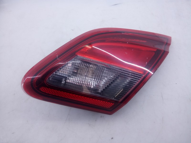 Recambio de piloto trasero derecho porton para opel corsa e selective referencia OEM IAM 39012624  E2-B6-59-1