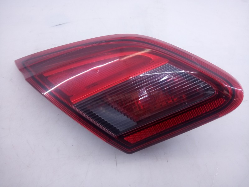 Recambio de piloto trasero izquierdo porton para opel corsa e selective referencia OEM IAM 39012623  E2-B6-59-1