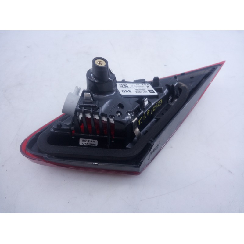 Recambio de piloto trasero izquierdo porton para opel corsa e selective referencia OEM IAM 39012623  E2-B6-59-1