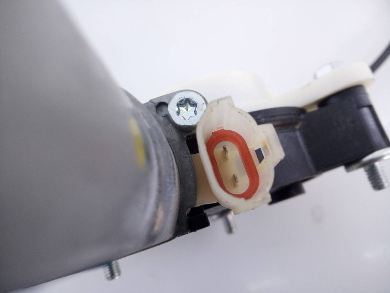 Recambio de elevalunas delantero derecho para hyundai i20 trend referencia OEM IAM 82460C7000  E2-B5-55-1