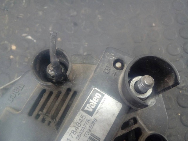 Recambio de alternador para peugeot bipper básico referencia OEM IAM 51784845 2543477A P3-B6-2-1