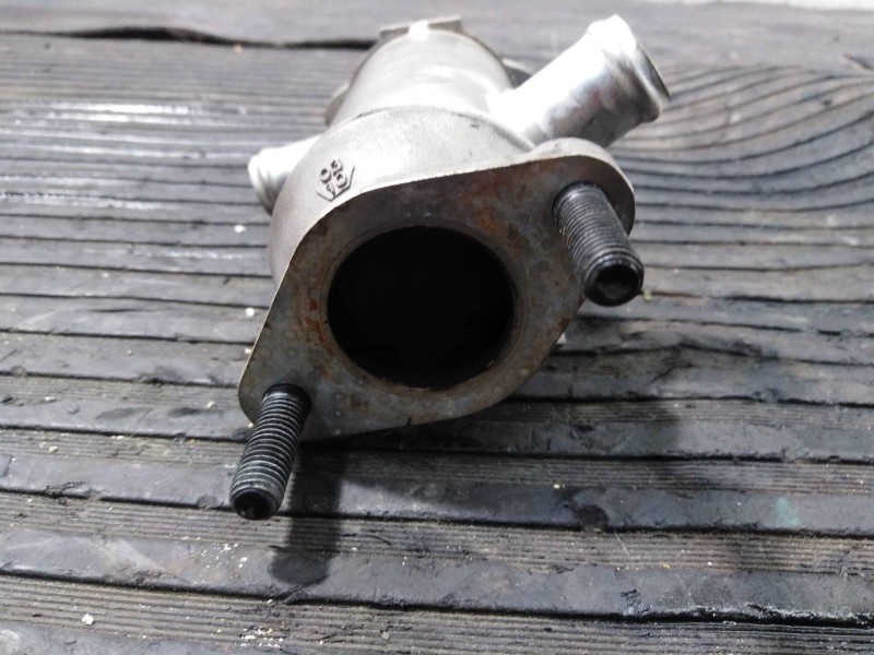 Recambio de valvula egr para kia carnival referencia OEM IAM   P1-A2-3