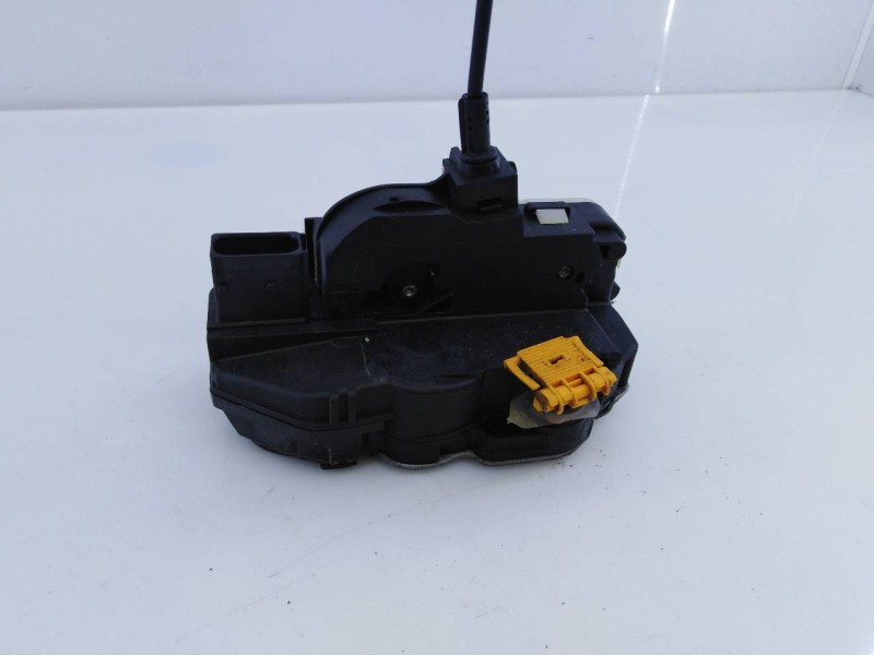 Recambio de cerradura puerta delantera derecha para opel insignia berlina cosmo referencia OEM IAM 133736  E1-B6-8-2