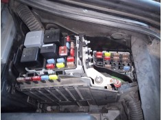 CAJA RELES / FUSIBLES 