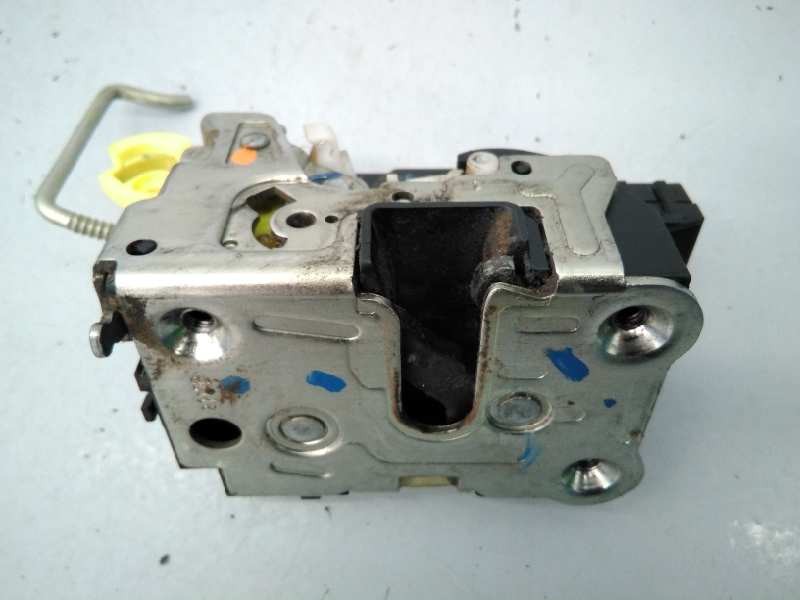 Recambio de cerradura puerta trasera izquierda para dacia duster adventure 4x4 referencia OEM IAM   E1-A1-24-1