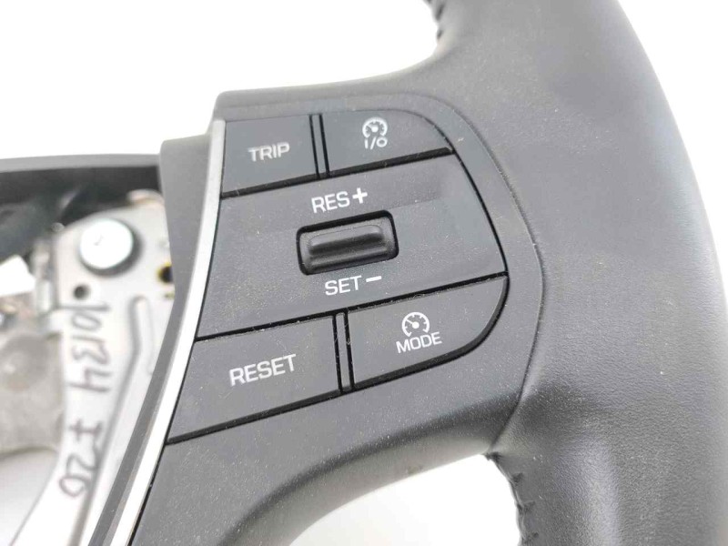 Recambio de volante para hyundai i20 trend referencia OEM IAM 56110C8160TRY  E2-B5-60-2