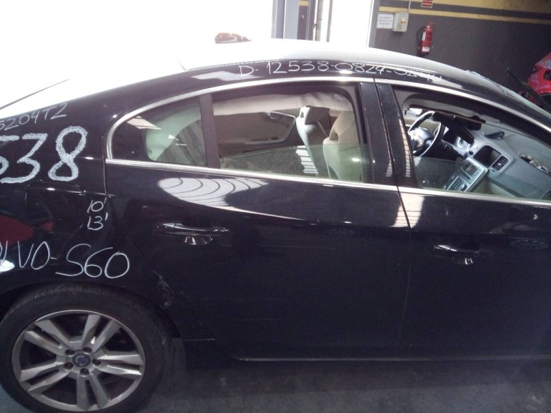 Recambio de puerta trasera derecha para volvo s60 lim. kinetic referencia OEM IAM   