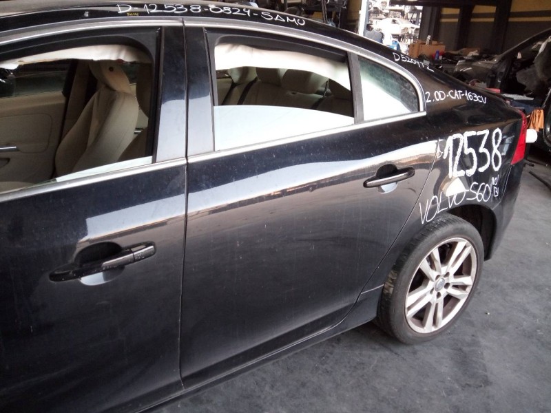 Recambio de puerta trasera izquierda para volvo s60 lim. kinetic referencia OEM IAM   