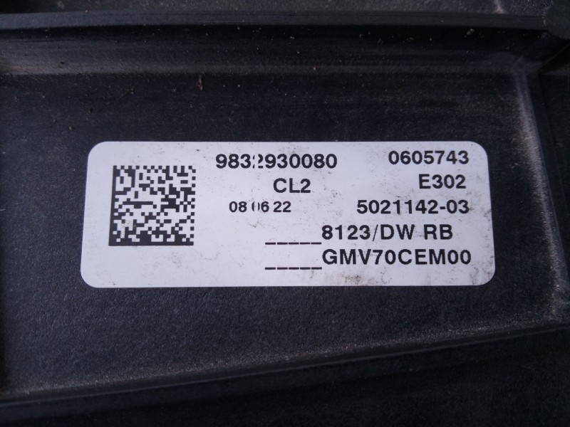 Recambio de electroventilador para peugeot expert furgón pro standard referencia OEM IAM 9832930080 502114203 P2-A10-2