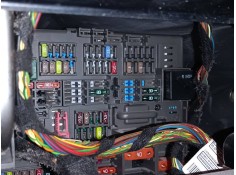 CAJA RELES / FUSIBLES 