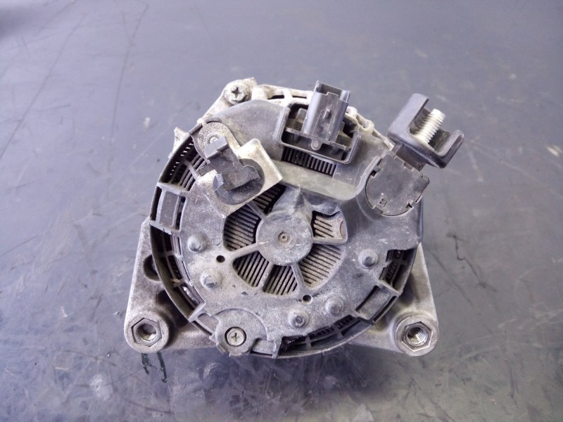 Recambio de alternador para opel vivaro furgón l select referencia OEM IAM 9824742880  P3-A4-28-2