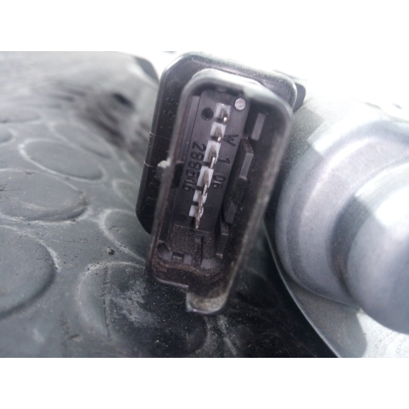 Recambio de elevalunas delantero izquierdo para hyundai ix35 tecno 2wd referencia OEM IAM 82470V2Y010  P2-B4-7